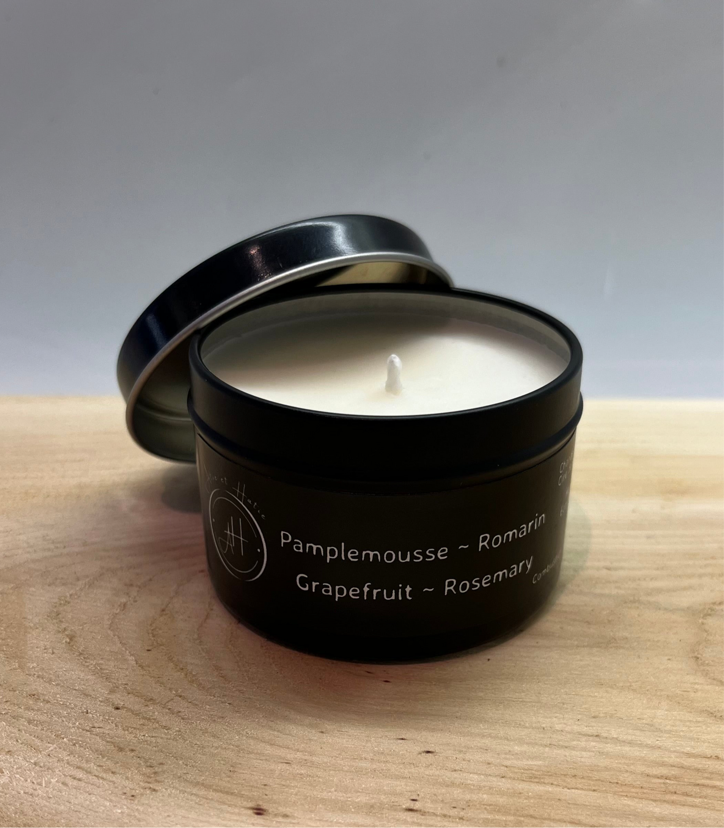 Nomad Candle - Grapefruit & Rosemary